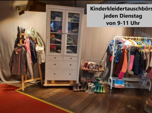 Kinderkleider-Tauschbörse mit Elterncafé